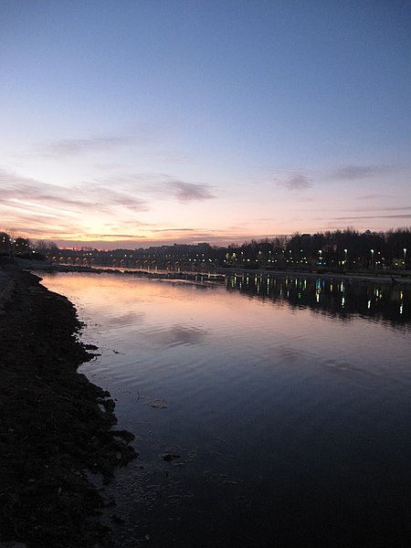 File:Iran - Esfehan - Zayandeh roud - panoramio.jpg