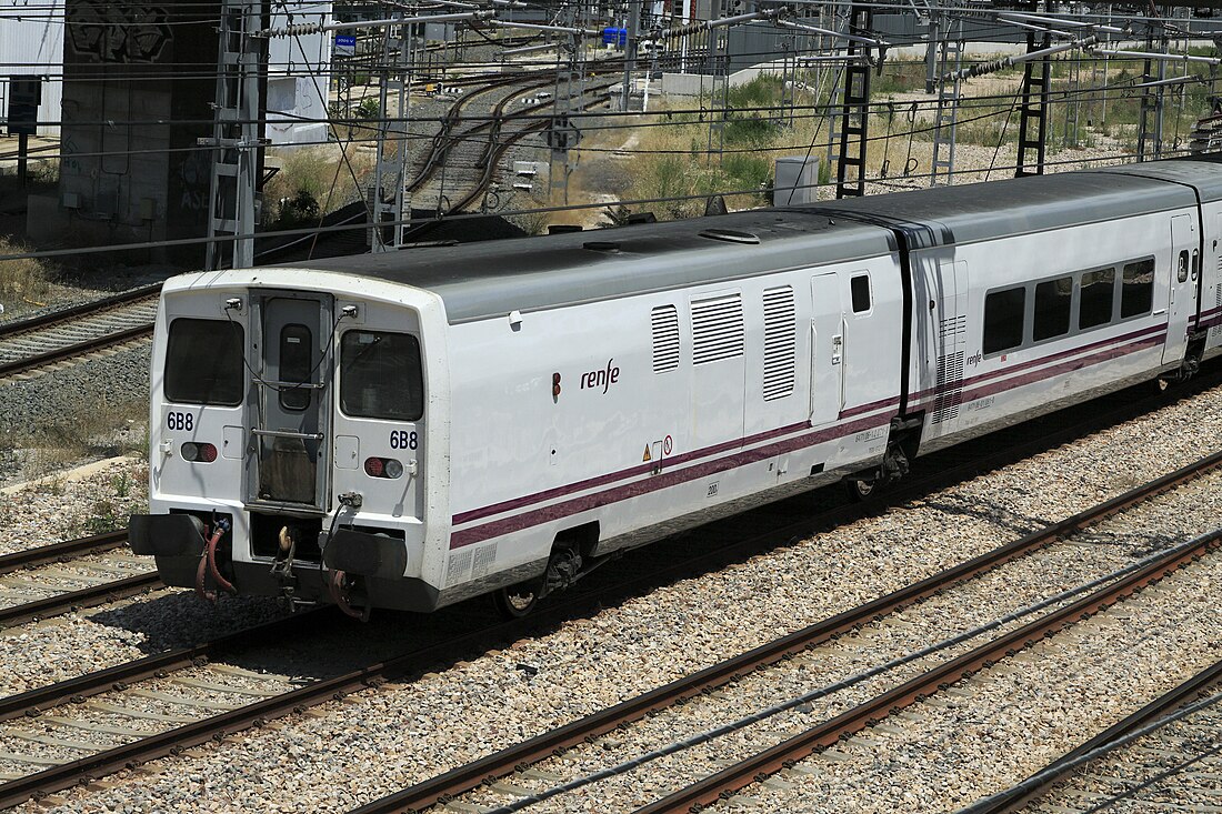 File:J29 560 Talgo 6, Maschinenendwagen.jpg