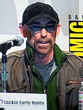 Skådespelarna Jackie Earle Haley (vänster) och Patrick Wilson (höger) från Watchmen-filmen lånade ut sina röster till Rorschach respektive Nite Owl.