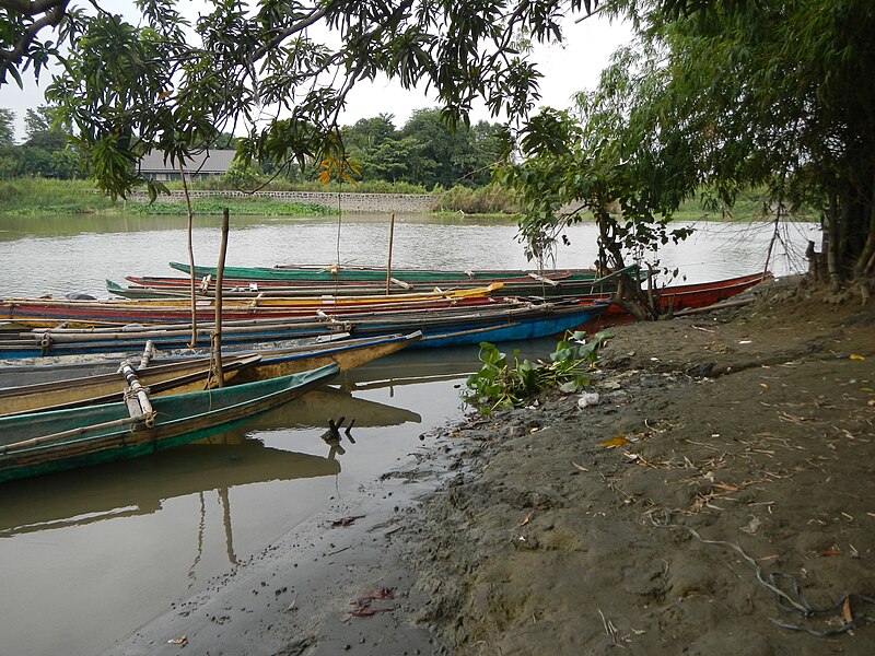 File:JfSpBayan9881RiverCalumpitfvf 17.JPG