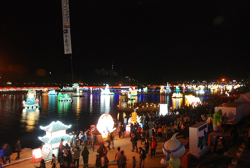 File:Jinju namgang lantern festival.jpg