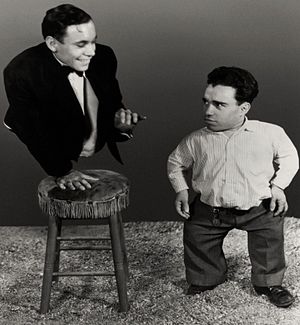 Johnny Eck-Angelo Rossitto in Freaks.jpg