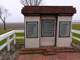 Monument voor de omgekomen buspassagiers bij Kaakhorn in de Linthorst Homanpolder