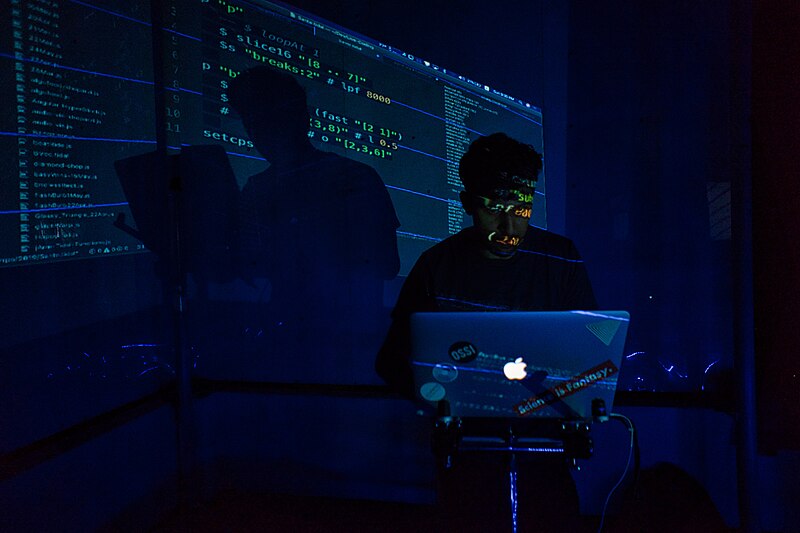 File:Khoparzi at the first independent Algorave at Walkin Studios, Bengaluru.jpg