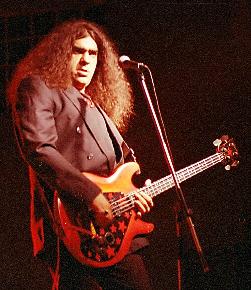 Dušan Kojić "Koja" in concert at Belgrade's Students' Cultural Center in 2000