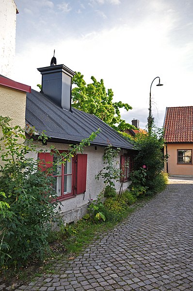 File:Korsgränd 2 Visby Gotland.jpg