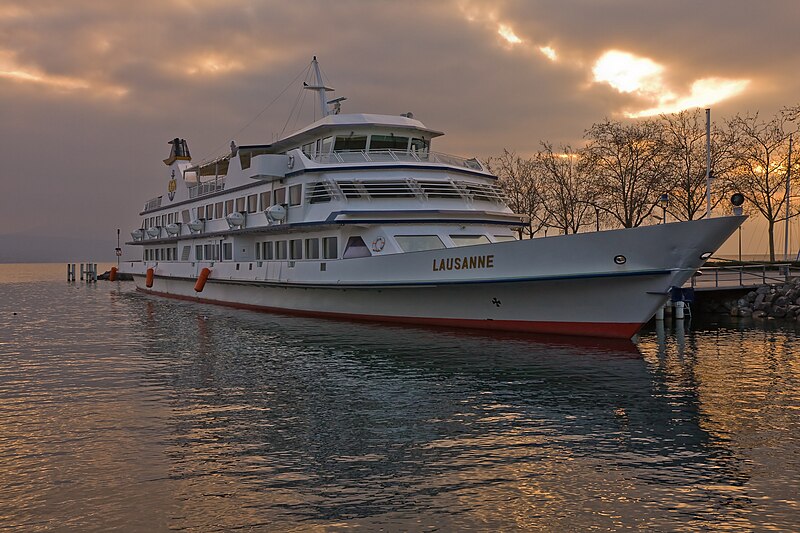 File:Lausanne (ship, 1991) at CGN harbour Lausanne-Ouchy 2007-12-16.jpg