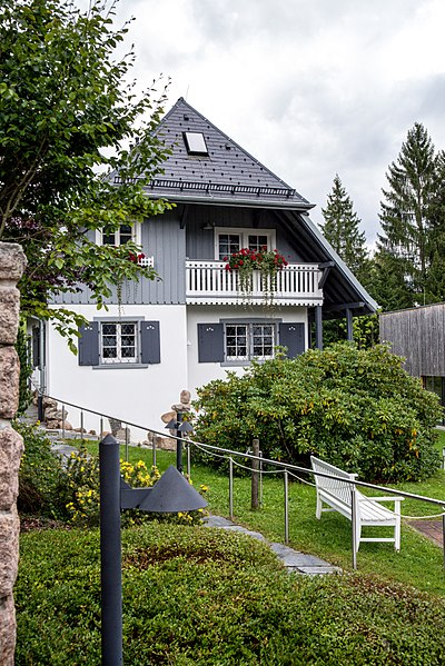 File:Maria-Luise-Kromer-Haus (Hinterzarten) jm52339.jpg