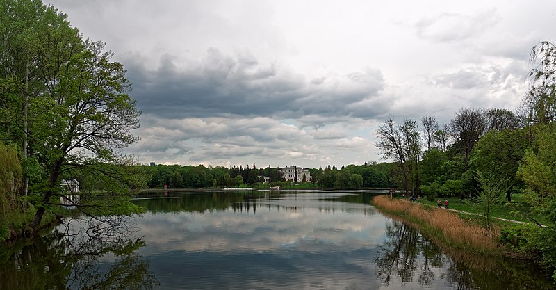 File:Maryino Estate. Pond P5080368 2200.jpg