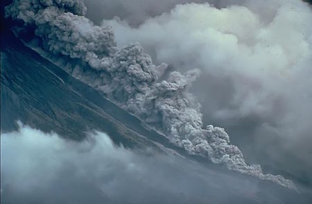 Tập_tin:Mayon_pyroclastic_flow.jpg