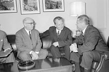 McNamara, Erler ve Brandt ile Pentagon 1965'te. JPEG