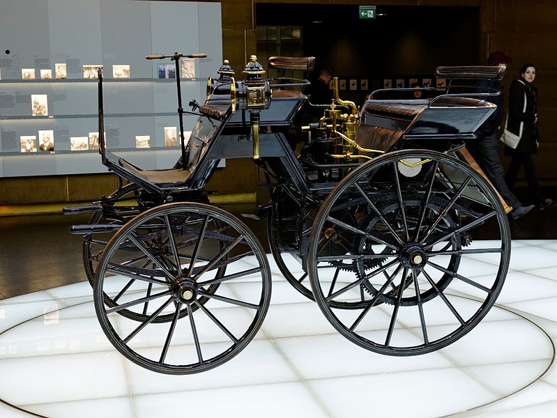 File:Mercedes-Benz-Museum 2015-01 by-RaBoe 021.jpg