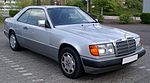 Mercedes C124 Edessä 20080424.jpg