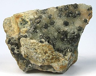 <span class="mw-page-title-main">Metacinnabar</span> Cubic form of mercury sulfide