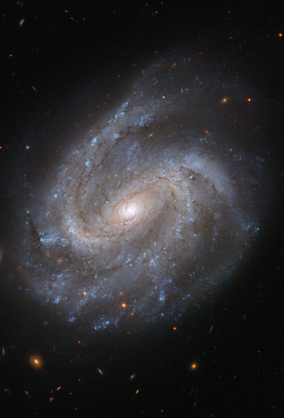 File:NGC 201 HST 10787 21 R814G606B435.png