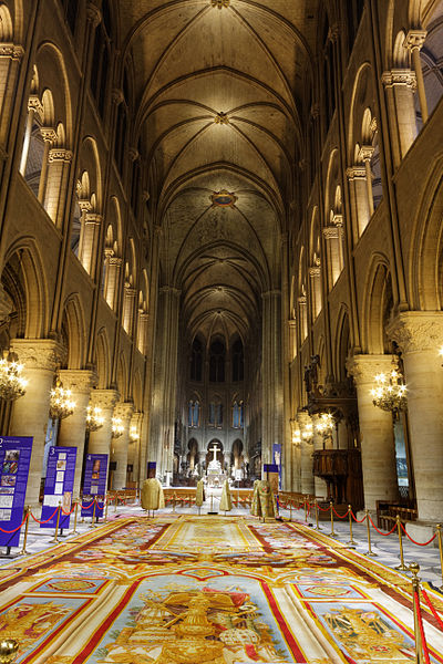 File:Notre-Dame de Paris - Tapis monumental du chœur - 013.jpg