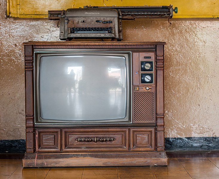 File Old Tv Jpg Wikimedia Commons