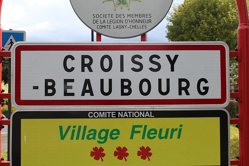 Fichier:Panneau entrée Croissy Beaubourg 6.jpg