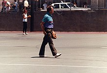 Peter Jennings playing center fielder at a recreational softball game in San Francisco during the 1984 Democratic National Convention