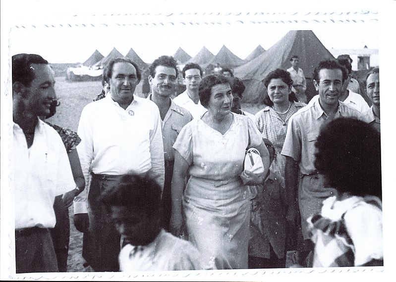 File:PikiWiki Israel 51684 golda meir visiting a transit camp.jpg