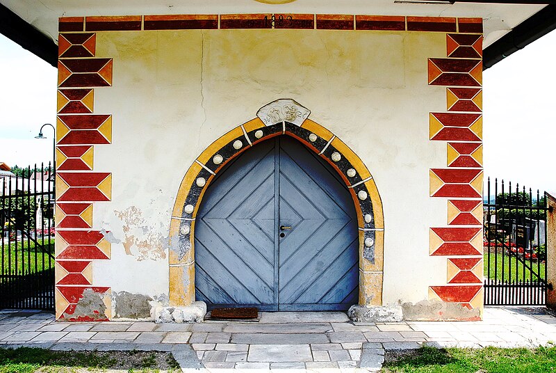 File:Poggersdorf Pfarrkirche hll. Georg und Jakobus d. Ä. Vorbau Portal 15062007 03.jpg