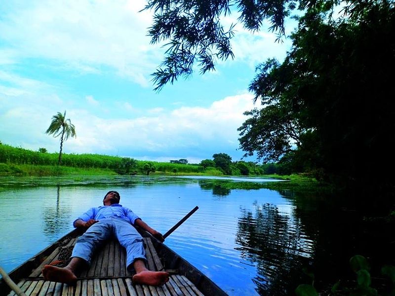 File:Quit relaxing mood with beautiful view.jpg