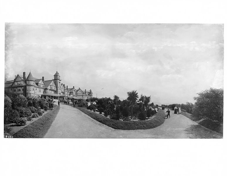 File:Redondo Hotel and gardens (CHS-2130).jpg