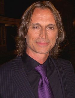 Robert Carlyle – Wikipedia