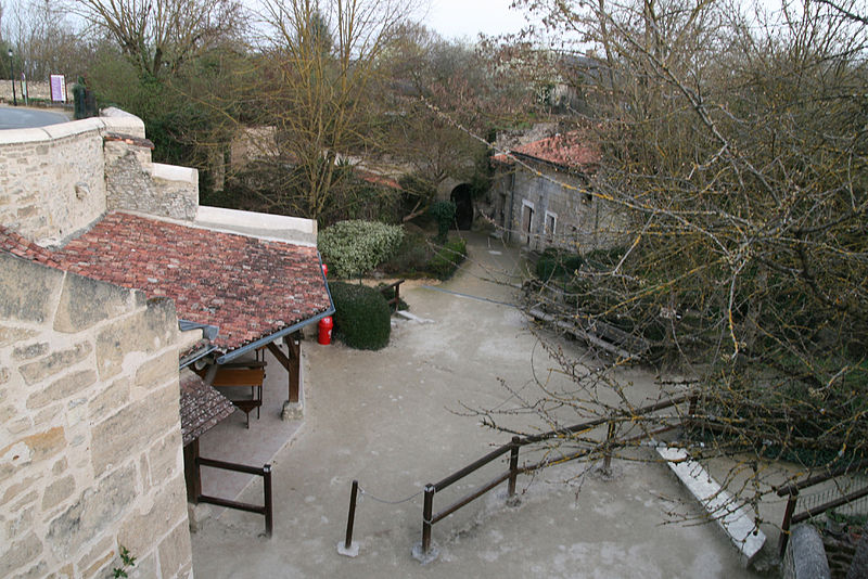 File:Rochemenier - Maisons (2).JPG