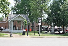 Route 5 turns right in downtown Mountain Grove Route 95 turns right in downtown Mountain Grove, MO.jpg