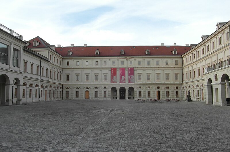 File:Schloss Weimar, court from the south.JPG