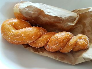 <span class="mw-page-title-main">Shakoy</span> Traditional Filipino deep-fried twisted doughnut