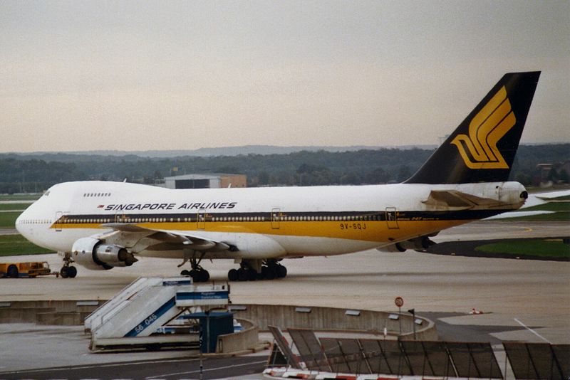 File:Singapore Airlines Boeing 747-212B 9V-SQJ (24313321281).jpg