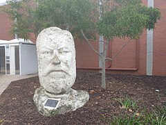 Sir John Forrest Monument LeBuse OIC.jpg