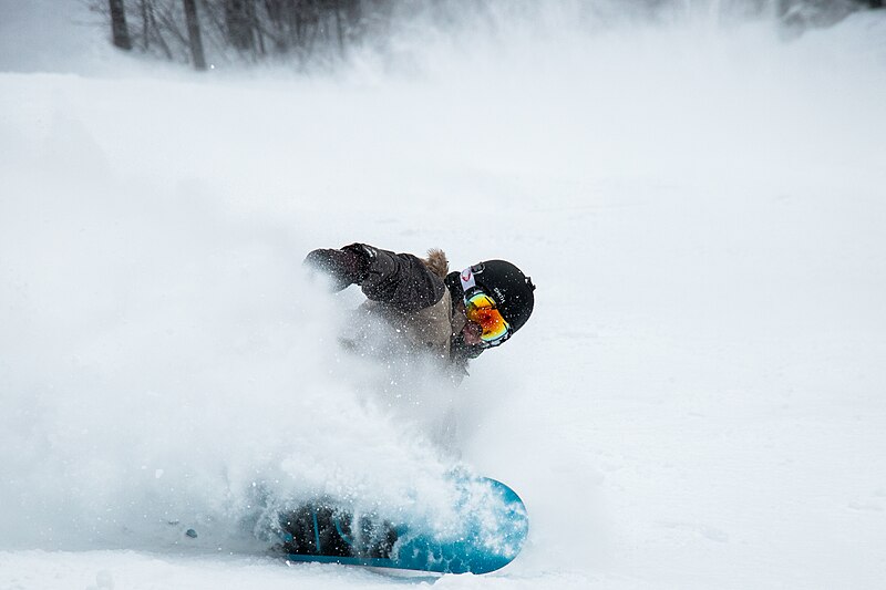 File:Snowboarder at resort (Unsplash).jpg