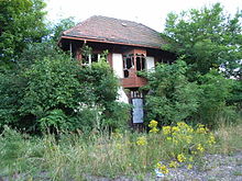 Das ehemalige Stellwerk Snwt (Schlauroth Nordwestturm) befand sich an der Ausfahrt der Gruppen B bis D.