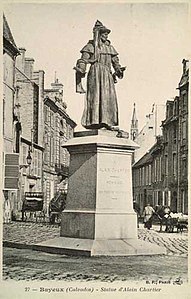 Statua raffigurante Alain Chartier, realizzata da Tony Noël, a Bayeux.