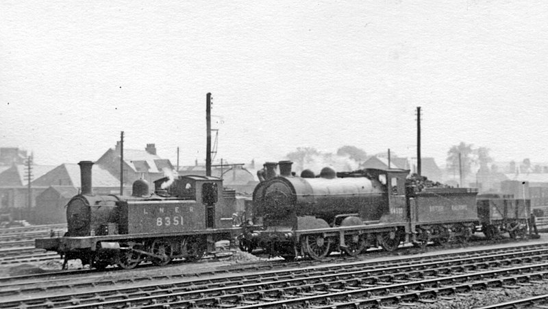 File:Stirling- yard of LNER (ex-NBR) Shore Road Depot, 1948 (geograph 5111741).jpg