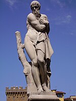 Зима. Статуя у моста Санта Тринита во Флоренции