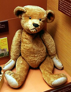 Teddy bear early 1900s - Smithsonian Museum of Natural History.jpg