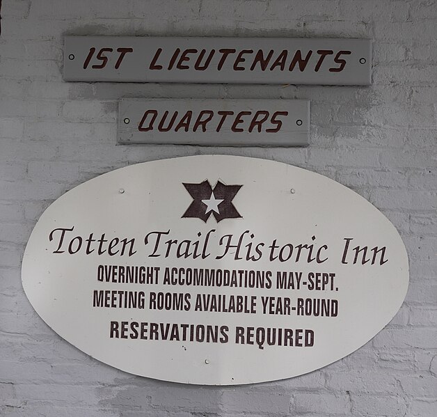 File:The Totten Trail Inn at the Historic Fort Totten offers guests the opportunity to immerse themselves in the ambiance of a bygone era.jpg