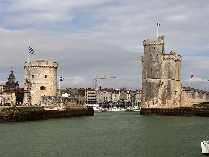 File:Tour de la Chaîne & Tour St Nicolas & Port of La Rochelle, France, pic-005.JPG