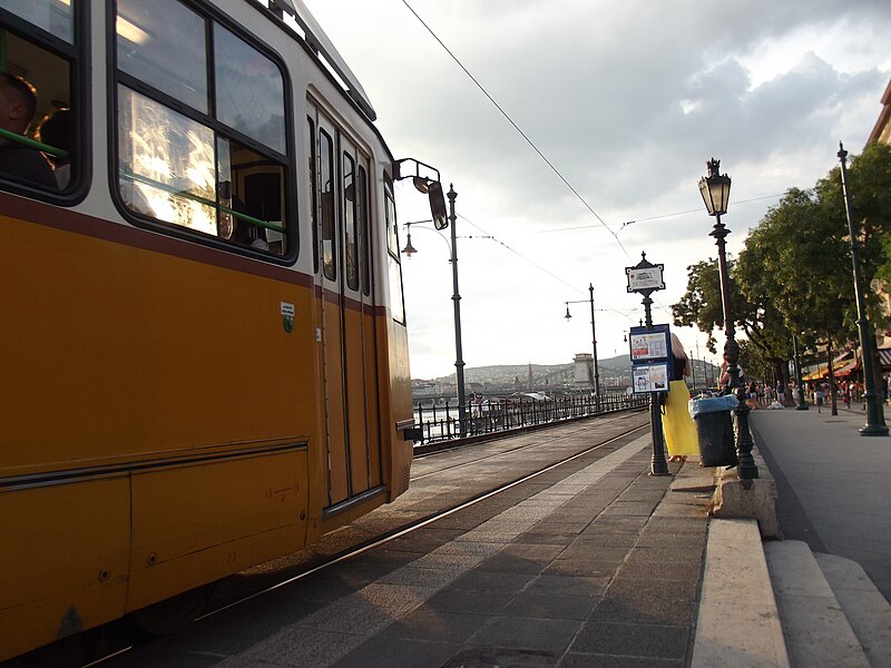 File:Trams in Budapest 2014 11.jpg