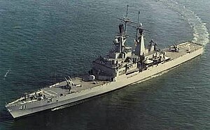 USS Arkansas (CGN-41) е в ход, около в началото на 1980 г.jpg