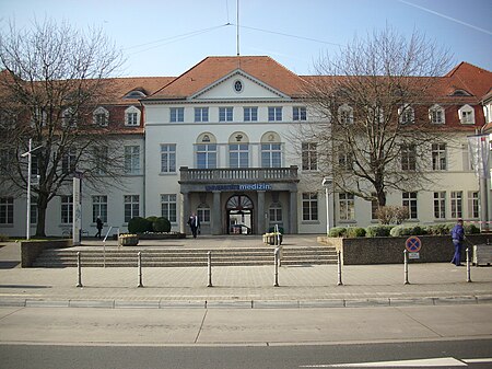 Uni Klinik Mainz Hauptportal 2