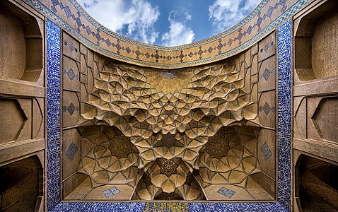 "Vault_of_the_Jameh_Mosque_of_Isfahan.jpg" by User:Amirpashaei