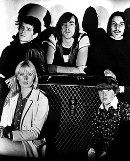 The Velvet Underground & Nico rond 1966, met de klok mee vanaf linksboven: Lou Reed, Sterling Morrison, John Cale, Maureen Tucker en Nico