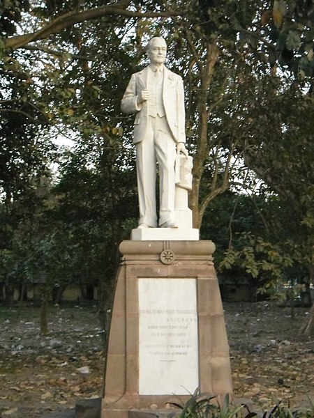 File:Victoria memorial hall 24 kolkata.jpg