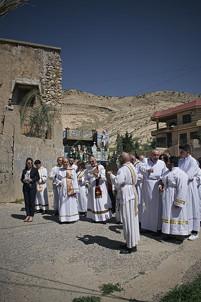 File:Views of the festival and parade for Palm Sunday in 2018 in the Chaldean Catholic town of alQosh 01.jpg