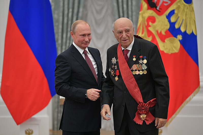 File:Vladimir Putin and Vladimir Etush 2018-06-27.jpg